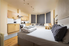 Very Large Studio on Finchley Road 11